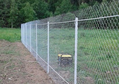 Заборы из сетки рабица Заборы из сетки рабица (фото)